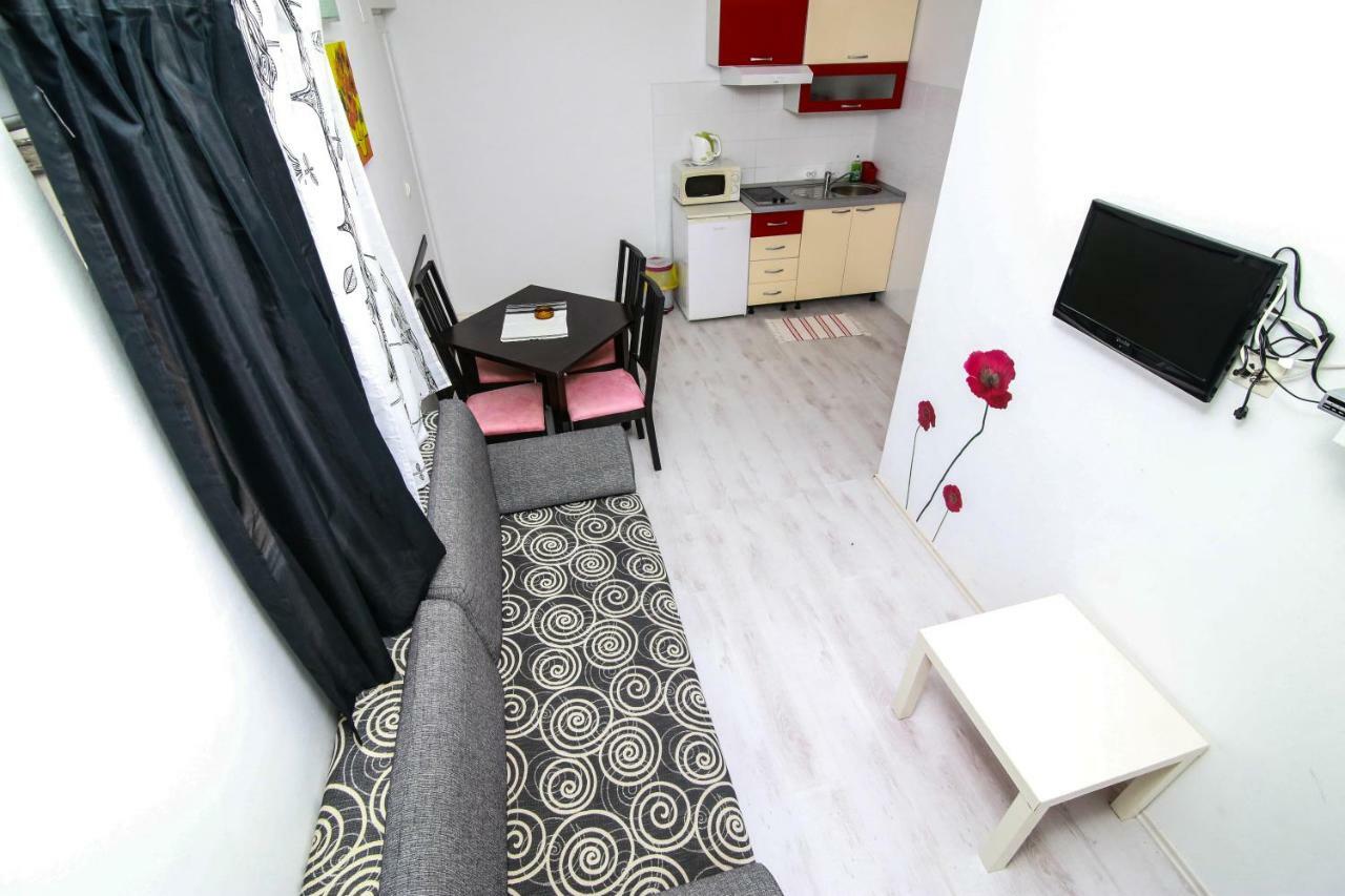 Apartments Alma Подгора Экстерьер фото